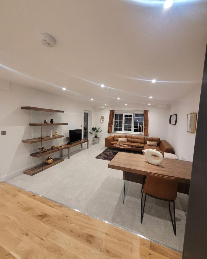 Luxury 1 Bed Apartment In The Heart Of Rochester Wainscot Eksteriør bilde
