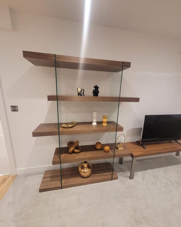 Luxury 1 Bed Apartment In The Heart Of Rochester Wainscot Eksteriør bilde