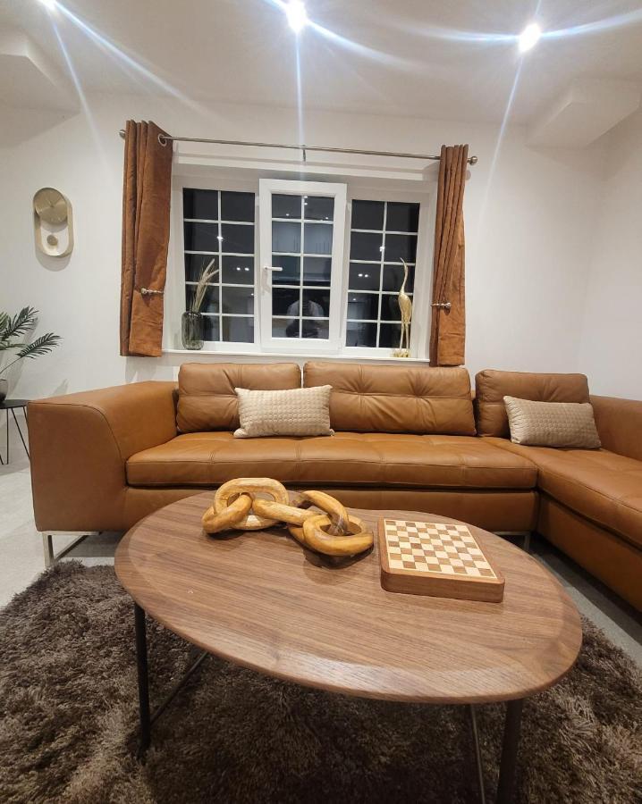 Luxury 1 Bed Apartment In The Heart Of Rochester Wainscot Eksteriør bilde